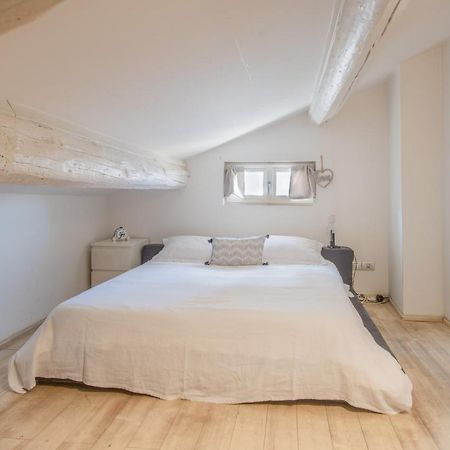 Stunning Top Floor Flat In The Heart Of Verona Exterior photo