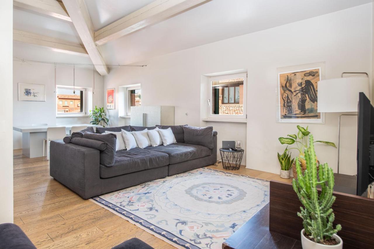 Stunning Top Floor Flat In The Heart Of Verona Exterior photo